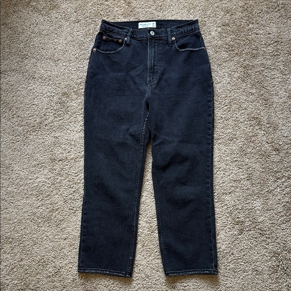 Abercrombie and Fitch Ankle Straight High Rise Curve Love Black Jeans Short - Picture 2 of 9